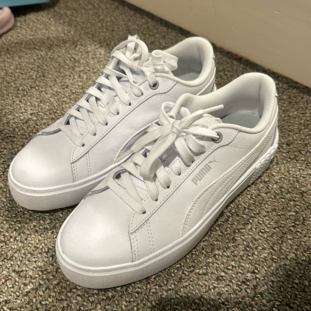 Puma smash platform sneaker